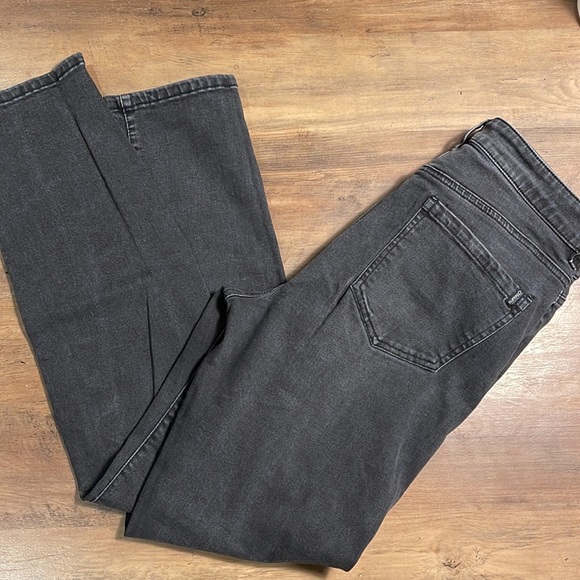 Beautiful mid length waist skinny black jeans from Buffalo - Picture 4 of 12